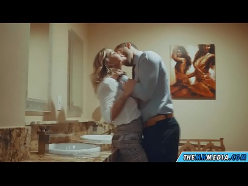 ❤️ Wanneer een rondborstige blondine je verleidt in een openbaar toilet ☑ Super porn at porn nl.recetasketo.top